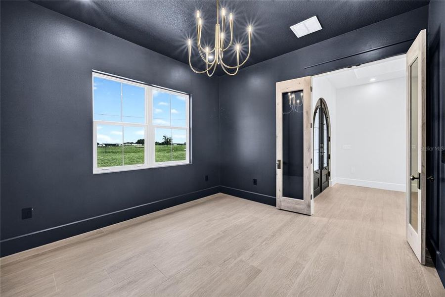 Spacious, unfurnished interior of a new home in , Dade City (Image 70).