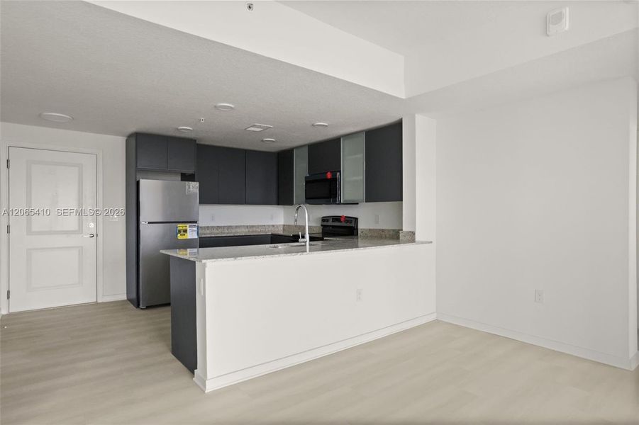 Furnished interior view inside a new home in , Orlando (Image 14).