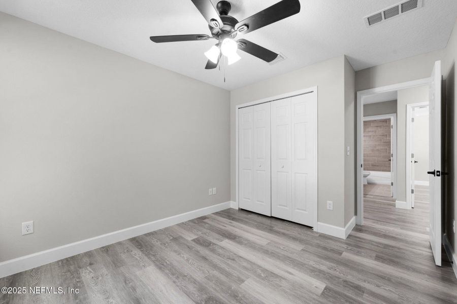 Spacious, unfurnished interior of a new home in , Jacksonville (Image 19).