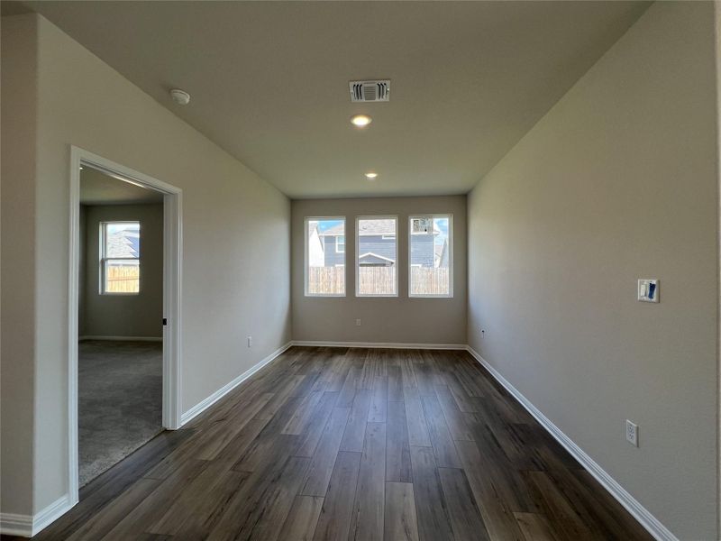 Spacious, unfurnished interior of a new home in Rolling Glen, Hutto (Image 16).