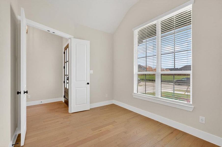 Spacious, unfurnished interior of a new home in Trinity Falls, McKinney (Image 20).