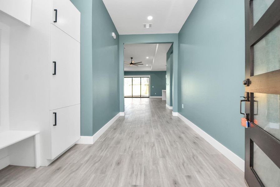 Spacious, unfurnished interior of a new home in , Pasadena (Image 43).