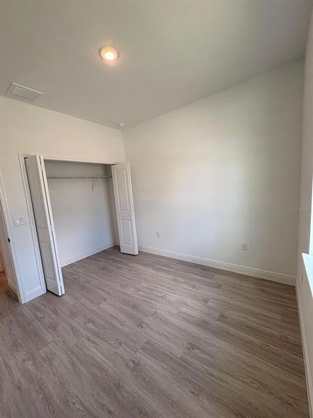 Spacious, unfurnished interior of a new home in , Citrus Springs (Image 10).