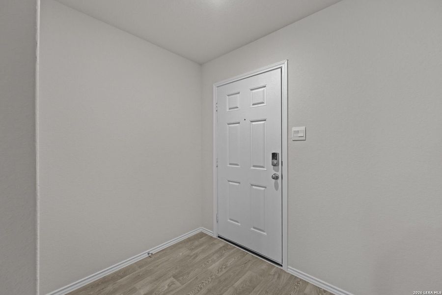 Spacious, unfurnished interior of a new home in Swenson Heights, Seguin (Image 26).