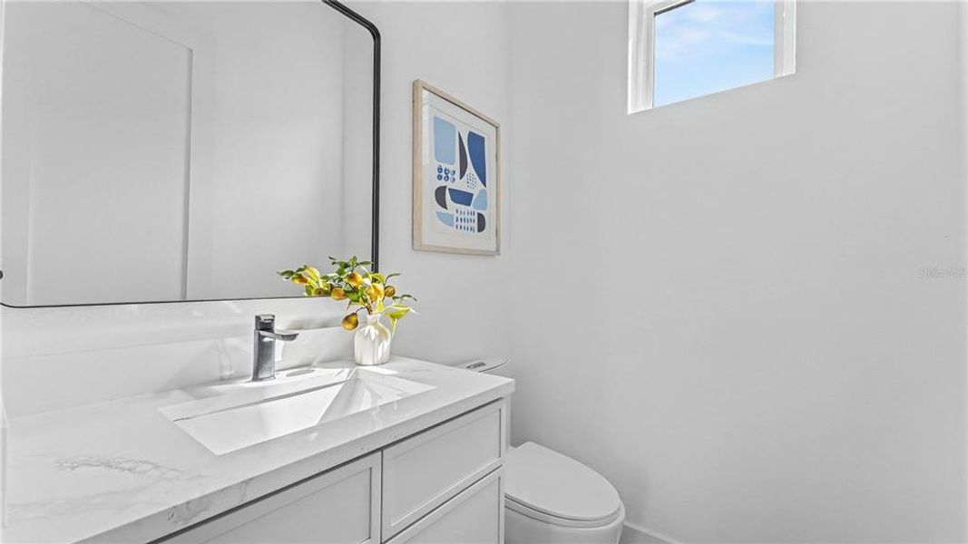 Close-up of interior finishes inside a home in , Lake Alfred (Image 20).