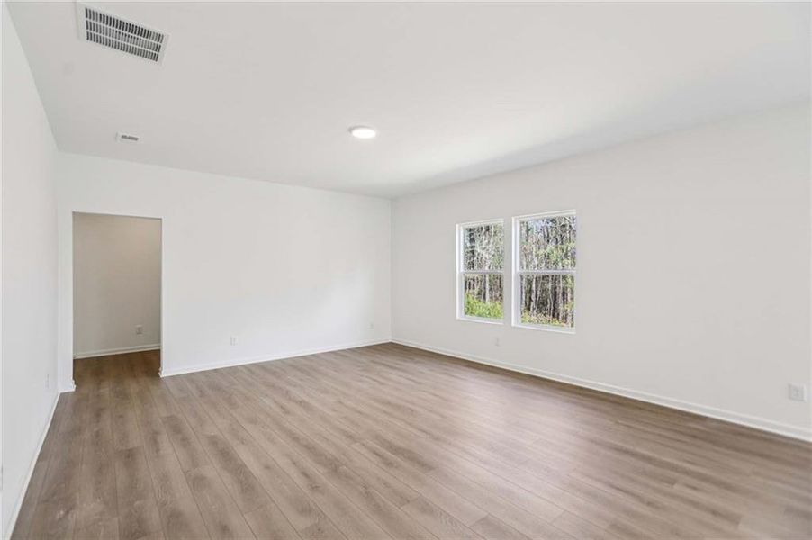 Spacious, unfurnished interior of a new home in The Pointe at Heron Bay, Locust Grove (Image 21).