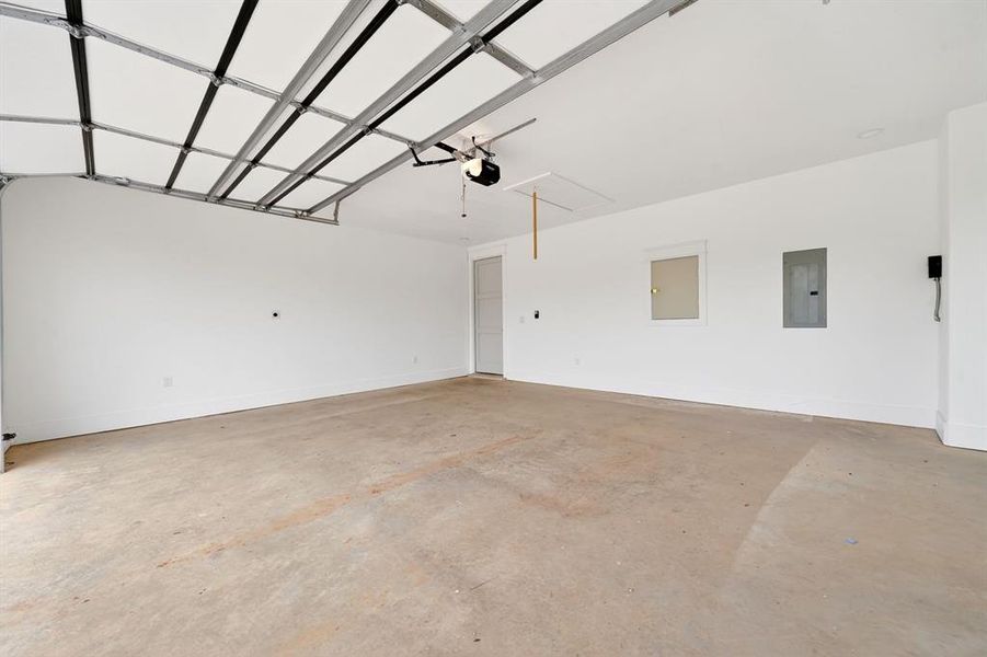 Spacious, unfurnished interior of a new home in , Mount Pleasant (Image 24).
