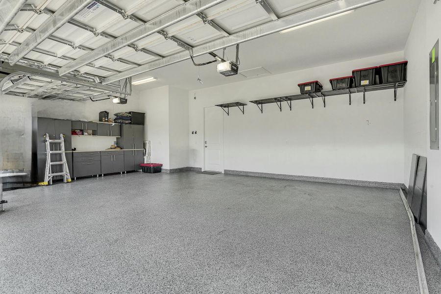 EPOXY GARAGE FLOOR