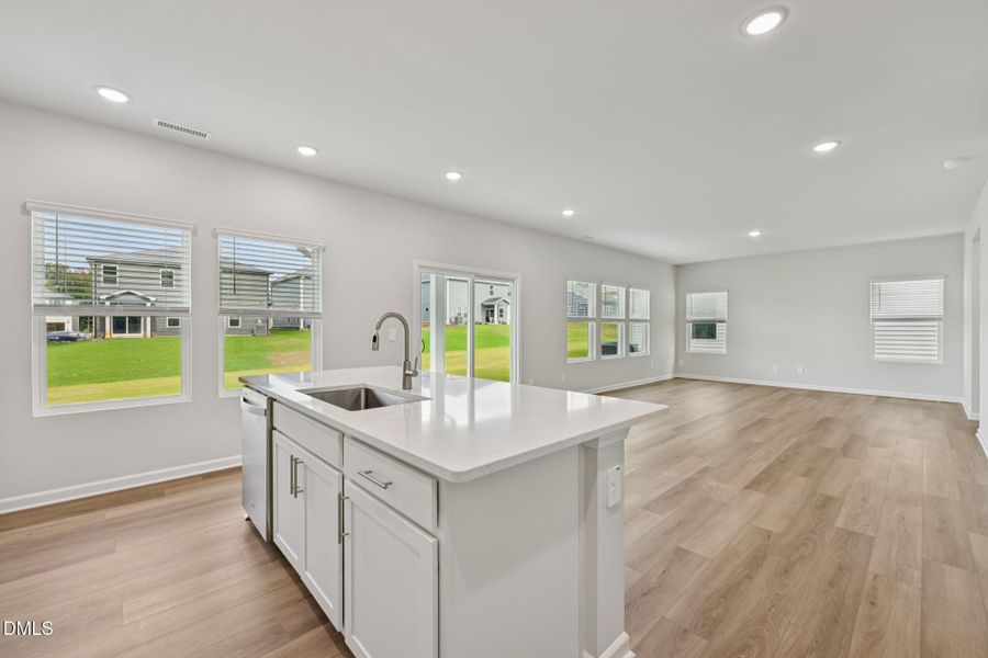 13-web-or-mls-Raleigh - Oak Manor - 744