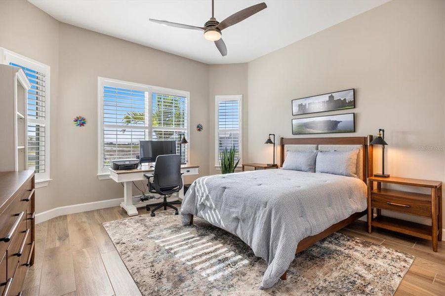 Furnished interior view inside a new home in , Englewood (Image 41).