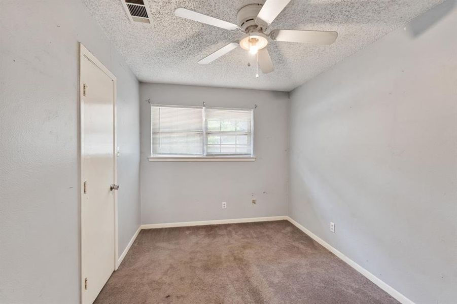 Spacious, unfurnished interior of a new home in , Gun Barrel City (Image 18).