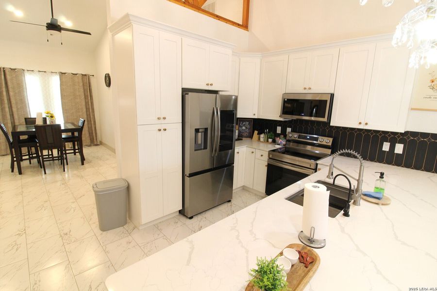Furnished interior view inside a new home in , Floresville (Image 17).