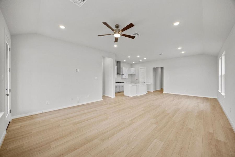 Spacious, unfurnished interior of a new home in Santa Rita Ranch, Liberty Hill (Image 10). Spacious, unfurnished interior of a new home in Santa Rita Ranch, Liberty Hill (Image 10).
