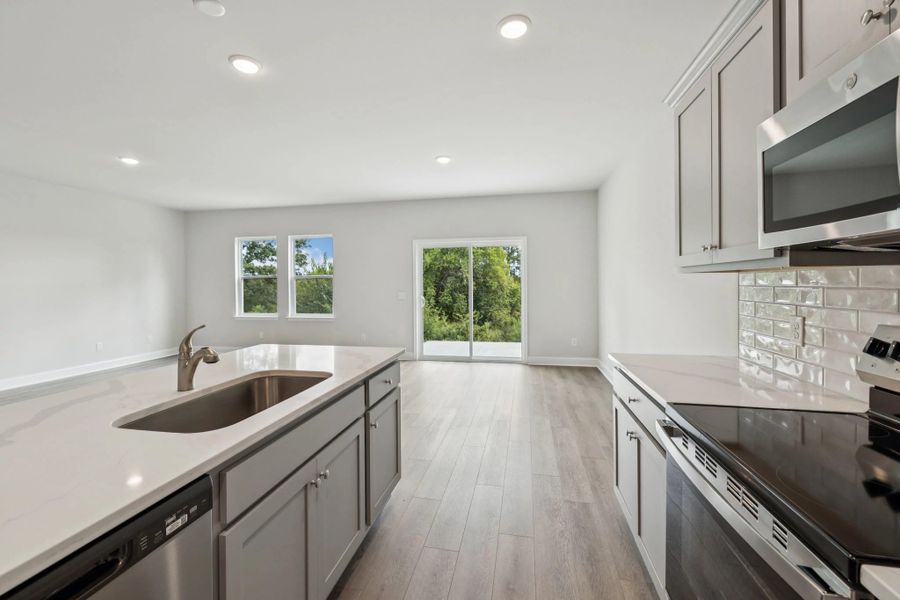 Furnished interior view inside a new home in Cades Bluff, Lebanon (Image 9).