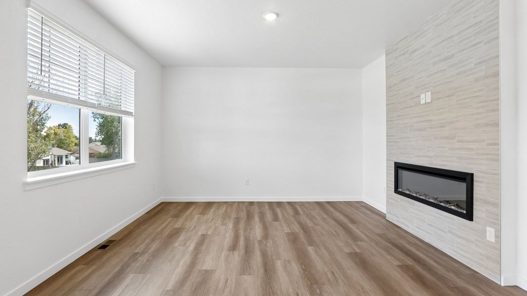 Spacious, unfurnished interior of a new home in Silver Peaks, Lochbuie (Image 11). Spacious, unfurnished interior of a new home in Silver Peaks, Lochbuie (Image 11).