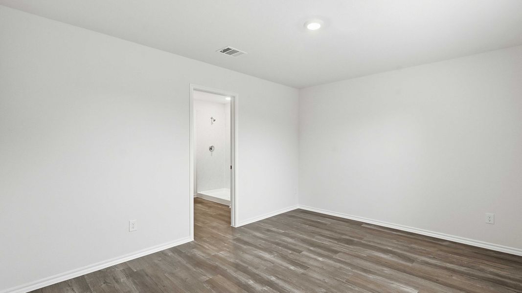 Representative unfurnished interior of a home built from the Emma by D.R. Horton in Maplewood Meadows, Forney (Image 15).
