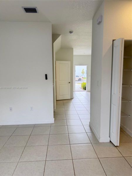 Spacious, unfurnished interior of a new home in , Homestead (Image 16).