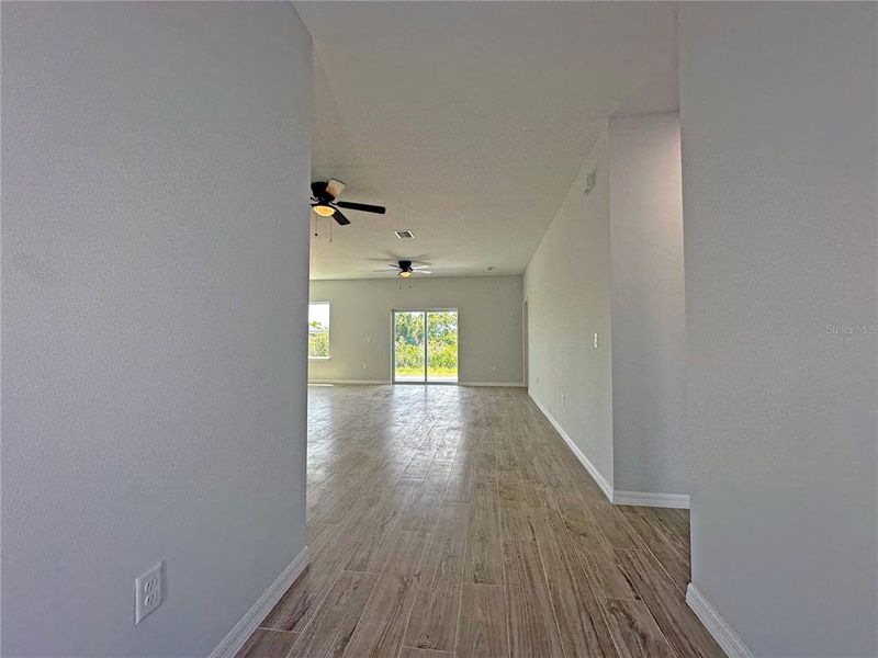 Spacious, unfurnished interior of a new home in , Port Charlotte (Image 8).