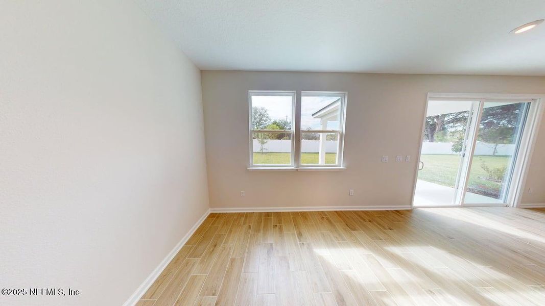 Spacious, unfurnished interior of a new home in Sandridge Hills, Green Cove Springs (Image 11).