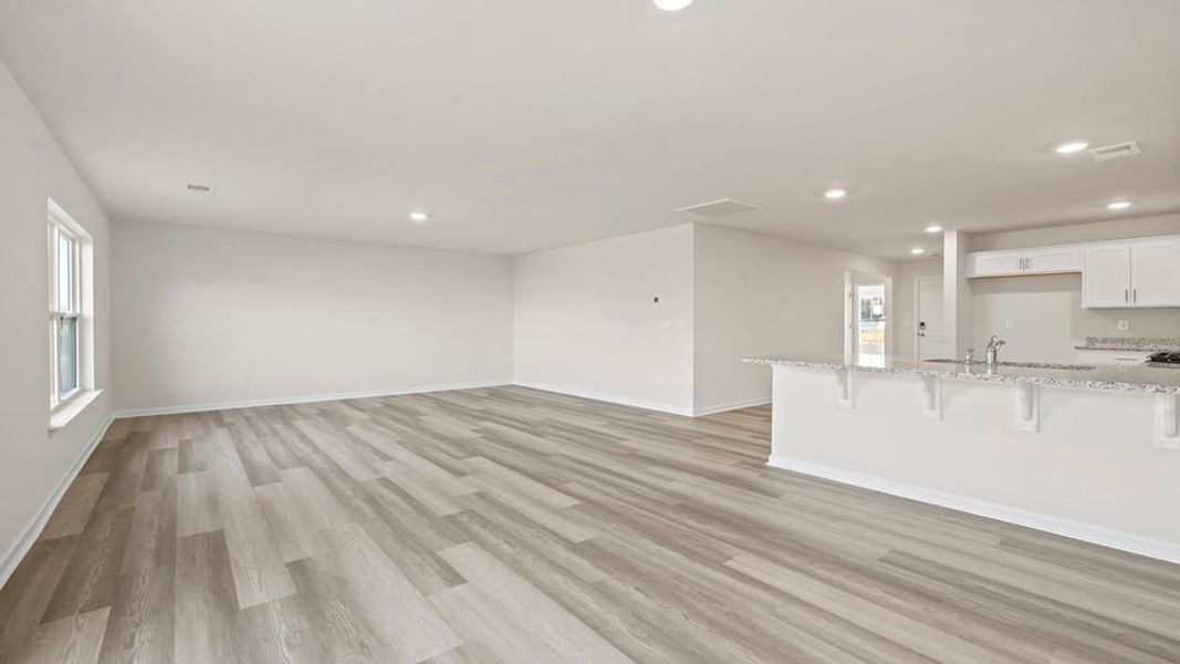 Spacious, unfurnished interior of a new home in Lakestone, Woodruff (Image 24).