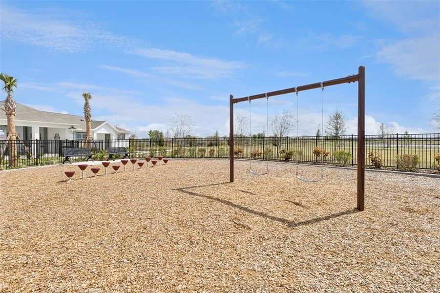 Community amenities in , Lakeland (Image 4).