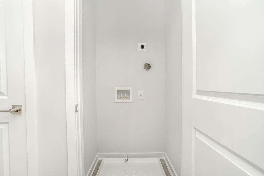 Spacious, unfurnished interior of a new home in , Fayetteville (Image 7).