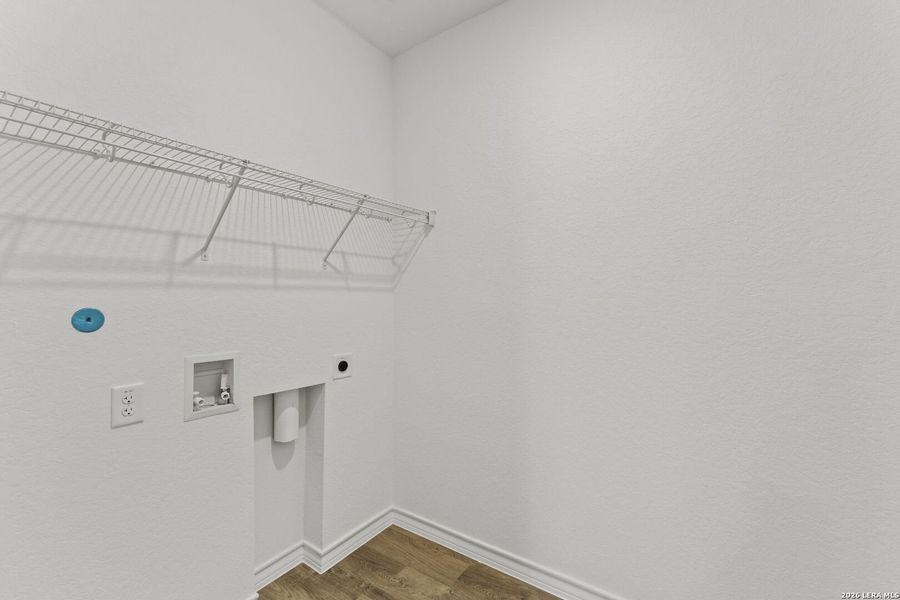 Spacious, unfurnished interior of a new home in Dove Song, Marion (Image 12).