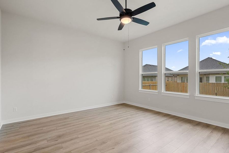 Spacious, unfurnished interior of a new home in Heritage, Dripping Springs (Image 33).