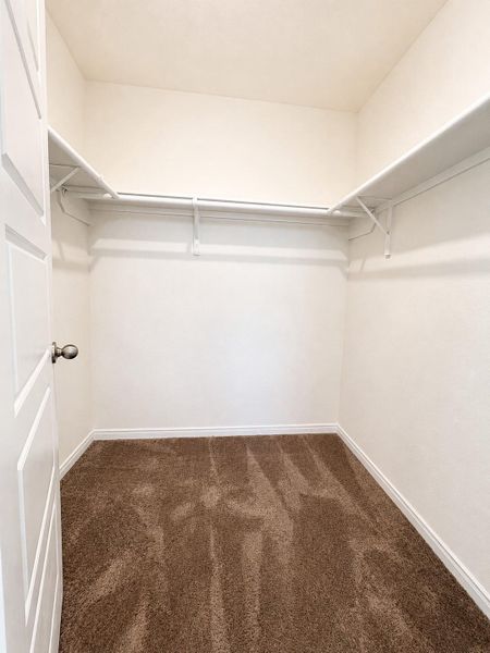 Spacious, unfurnished interior of a new home in , Texas City (Image 23).