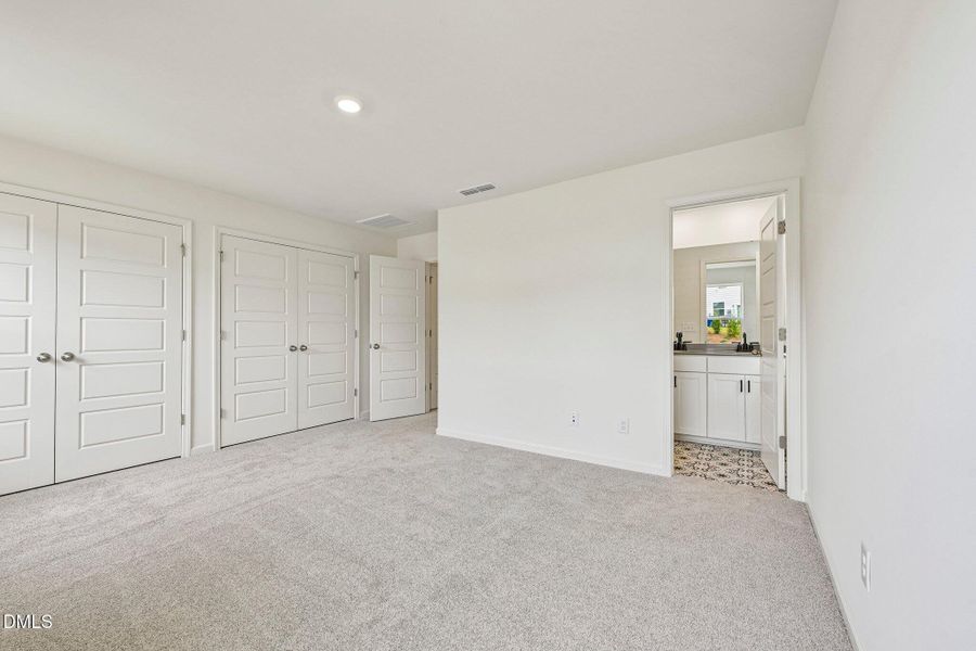 24-web-or-mls-Glen Lyon Dr-S2706-024