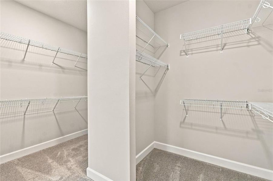 Spacious, unfurnished interior of a new home in Willow Run, Apopka (Image 34).