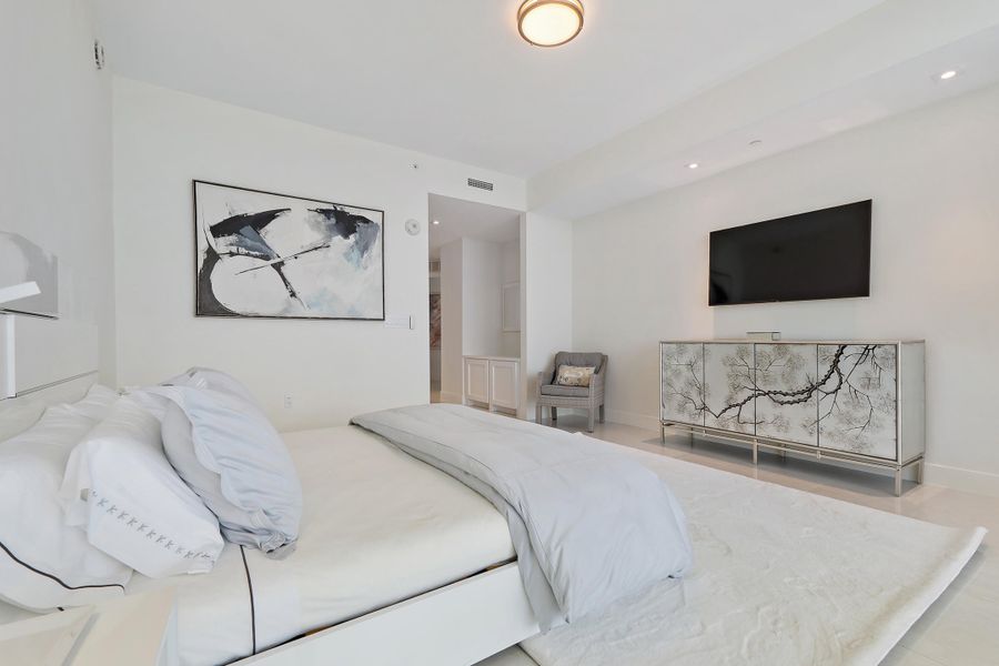 Amrit H1603_Primary Suite 1