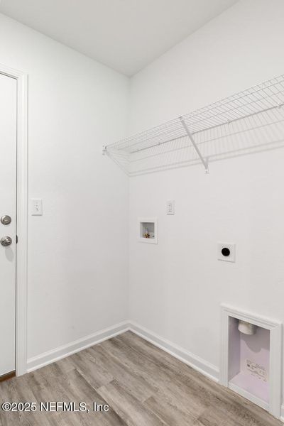 Spacious, unfurnished interior of a new home in , Jacksonville (Image 23).