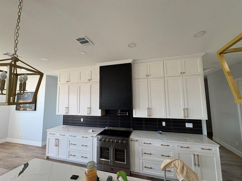 Furnished interior view inside a new home in , Waxahachie (Image 17).