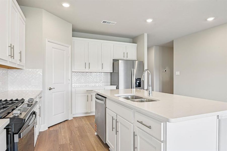 Photo is not of the actual home, but is an inspirational photo of builder’s model home and may depict options, furnishings, and/or decorator features that are not included. Photo is not of the actual home, but is an inspirational photo of builder’s model home and may depict options, furnishings, and/or decorator features that are not included.