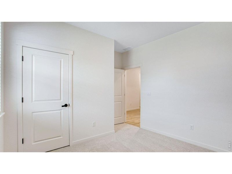 Spacious, unfurnished interior of a new home in Hansen Farm, Fort Collins (Image 26).