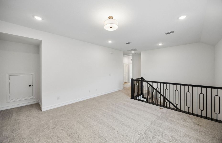 Spacious, unfurnished interior of a new home in Whitewing Trails, Princeton (Image 25).