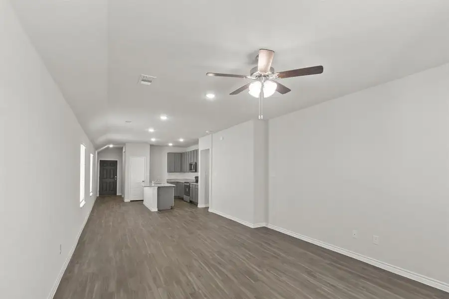 Spacious, unfurnished interior of a new home in Retreat at Fossil Creek, Fort Worth (Image 9). Spacious, unfurnished interior of a new home in Retreat at Fossil Creek, Fort Worth (Image 9).