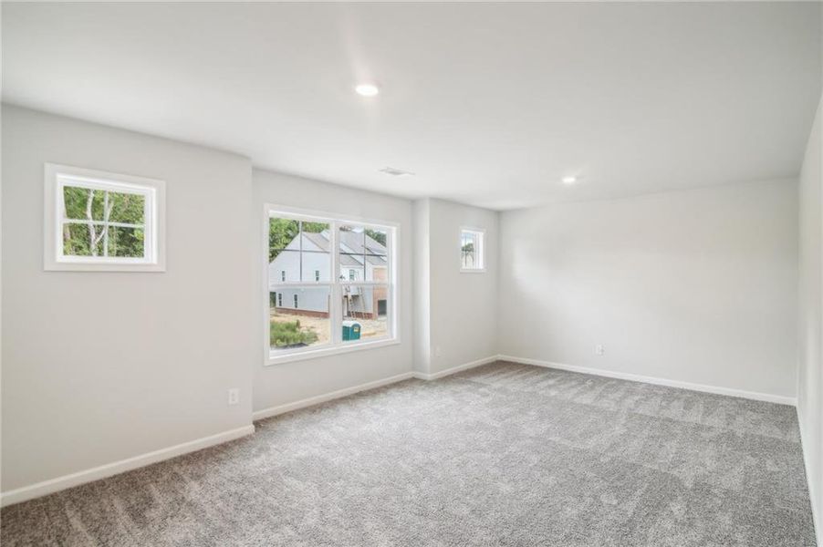 Spacious, unfurnished interior of a new home in Crofton Place Enclave, Snellville (Image 29).