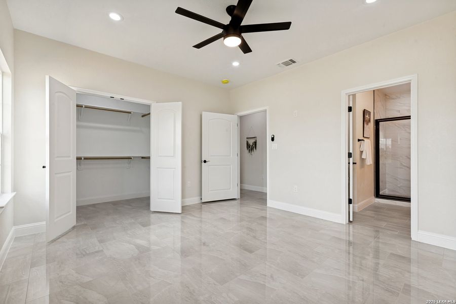 Spacious, unfurnished interior of a new home in , Atascosa (Image 21). Spacious, unfurnished interior of a new home in , Atascosa (Image 21).