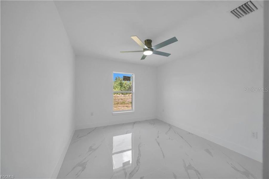 Spacious, unfurnished interior of a new home in , Lehigh Acres (Image 28).