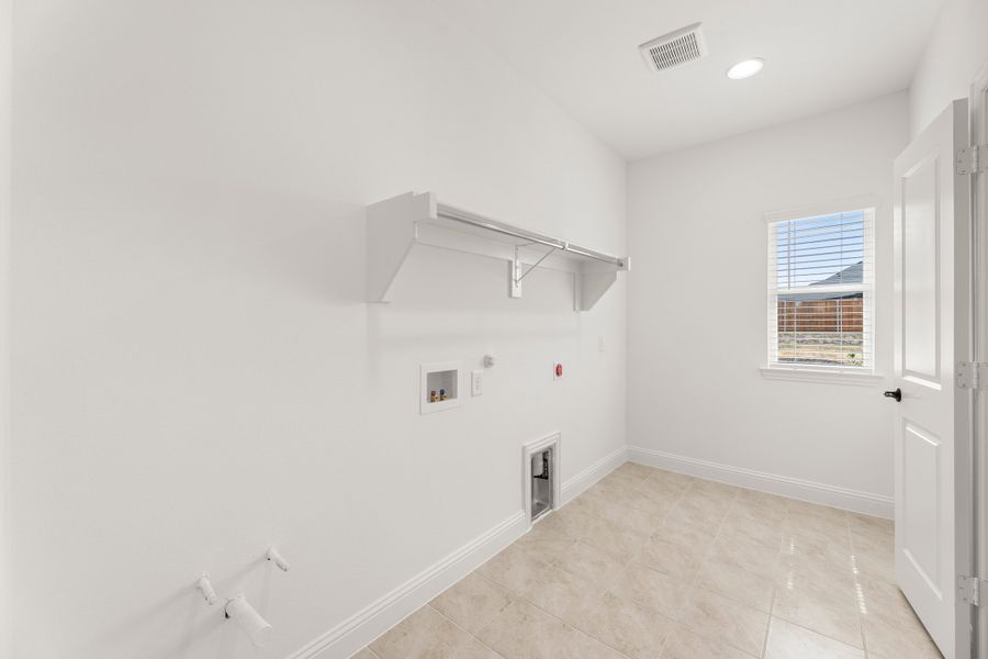 Spacious, unfurnished interior of a new home in Creekside, Royse City (Image 27). Spacious, unfurnished interior of a new home in Creekside, Royse City (Image 27).