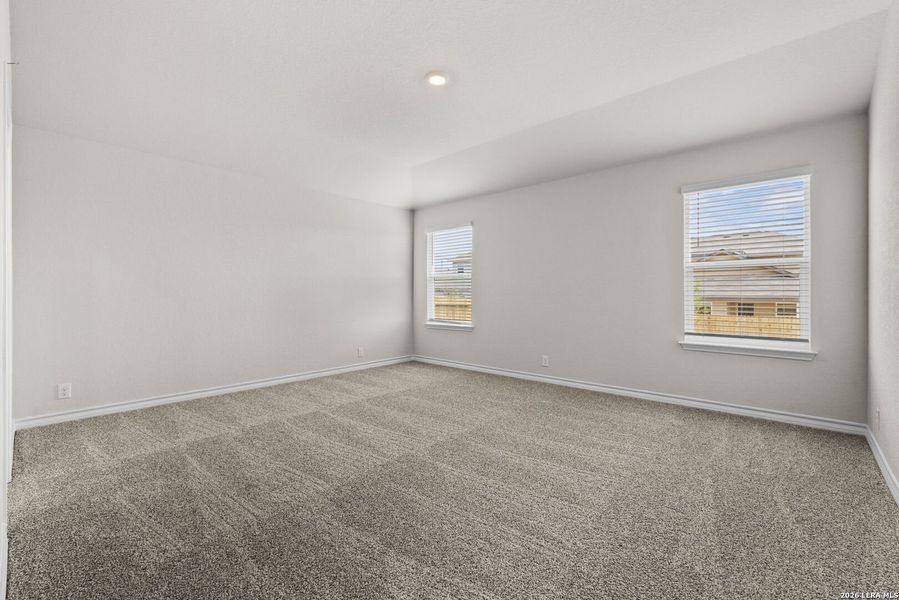 Spacious, unfurnished interior of a new home in Redbird Ranch, San Antonio (Image 16).