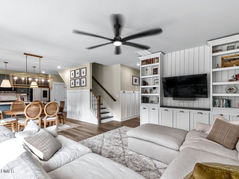 010-1280x960-family-room