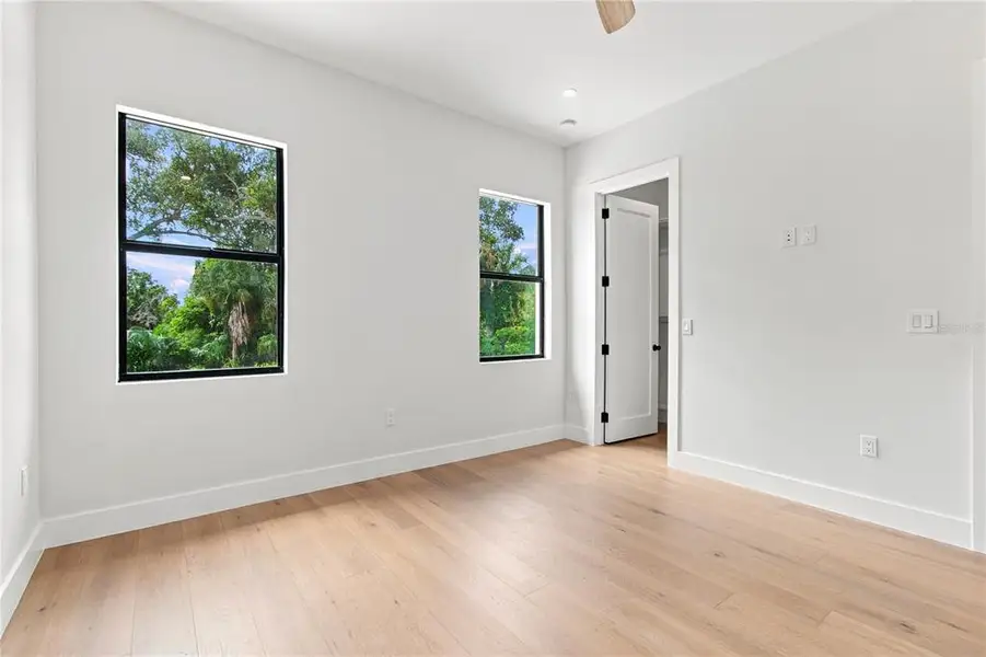 Spacious, unfurnished interior of a new home in , Tampa (Image 64).