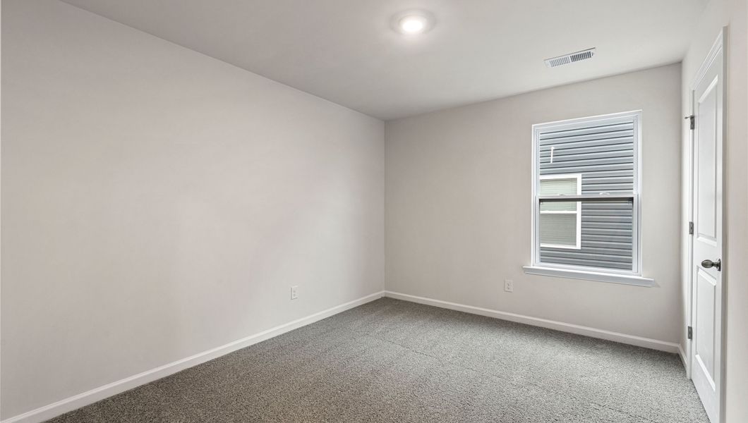 Spacious, unfurnished interior of a new home in Hunters Ridge, Woodruff (Image 25).