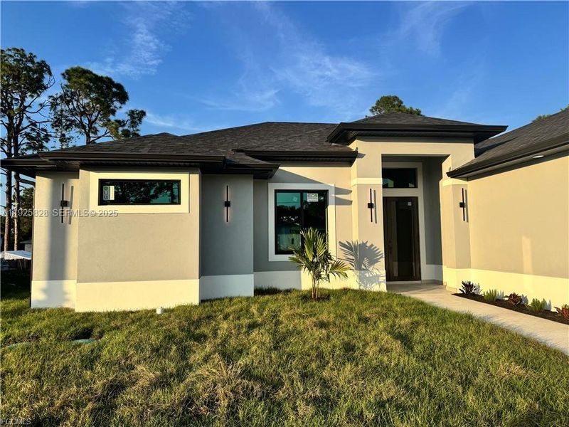 Exterior details and patio area of a home in , Lehigh Acres (Image 17).