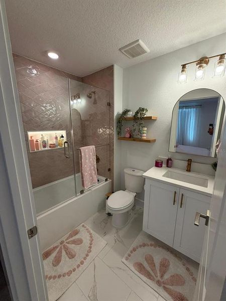 Furnished interior view inside a new home in , Winter Garden (Image 38).