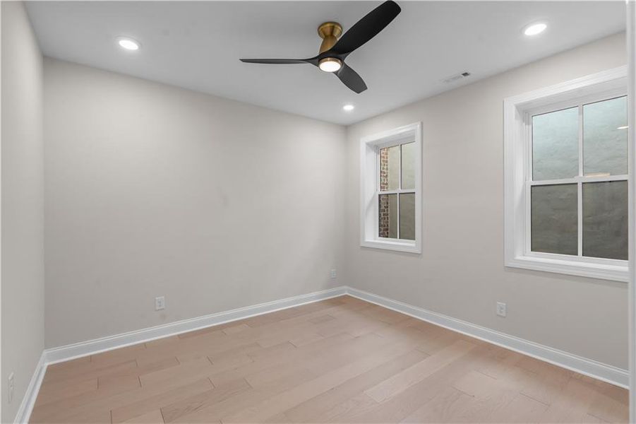 Spacious, unfurnished interior of a new home in Park Walke, Alpharetta (Image 36). Spacious, unfurnished interior of a new home in Park Walke, Alpharetta (Image 36).