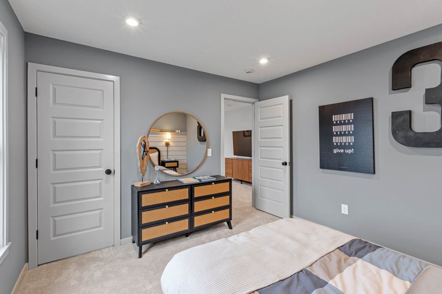Representative furnished interior of a home built from the Fairfax by Fischer Homes in Bridle Run, Louisville (Image 33).